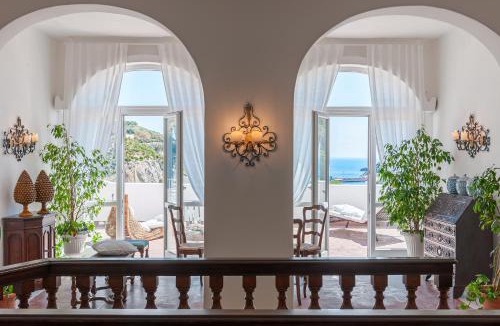 Ponza Hotel | Hotel Chiaia Di Luna