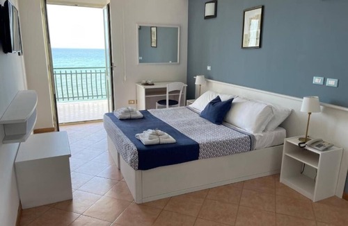 Casalabate Hotel | Hotel Club Perla