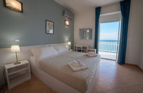 Casalabate Hotel | Hotel Club Perla