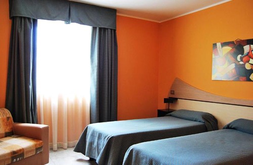 Pastorano Hotel | Hotel Del Sole