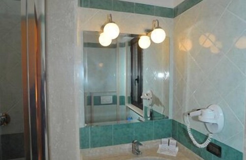 Pomezia Hotel | Hotel L'Aquila