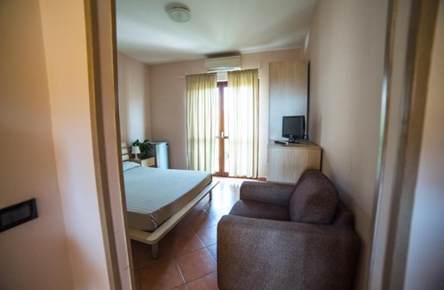 Isola Sacra Hotel | Hotel La Maison Jolie