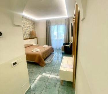 Ventotene Hotel | Hotel Lo Smeraldo - Oasi degli Olivi