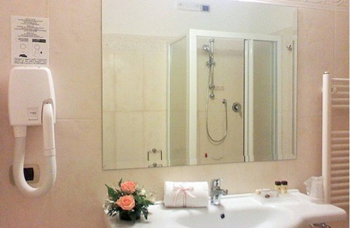 Fiumicino Hotel | Hotel Seccy Boutique Art & Museum