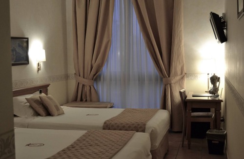 Fiumicino Hotel | Hotel Seccy Boutique Art & Museum