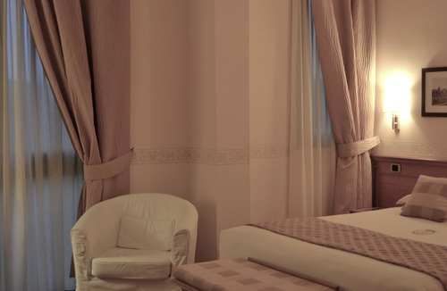 Fiumicino Hotel | Hotel Seccy Boutique Art & Museum