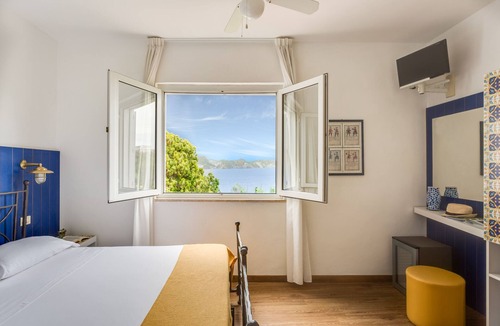 Ponza Hotel | Hotel Torre dei Borboni
