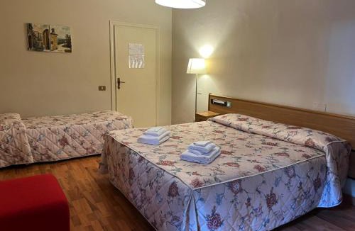 San Terenziano Hotel | Hotel Villa dei Pini