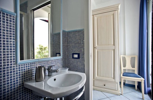 Ventotene Hotel | Hotel Villa Iulia