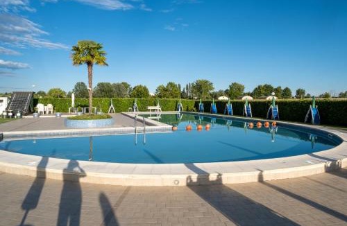 Mestre Hotel | Hotel Villa Sara with pool and parking near Venice