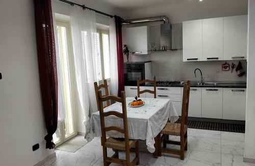 Grottasanta Apartment | House by the sea in Syracuse