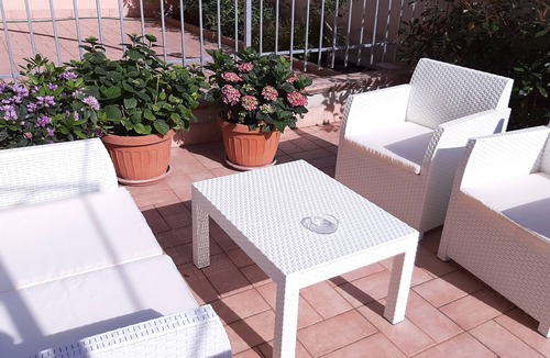 Torre Angela Apartment | House+Patio well connected to center. Metro and lots of facilities 5-minute walk