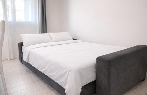 Camponogara Apartment | House with pool and park - Convenient for Venice and the sea!