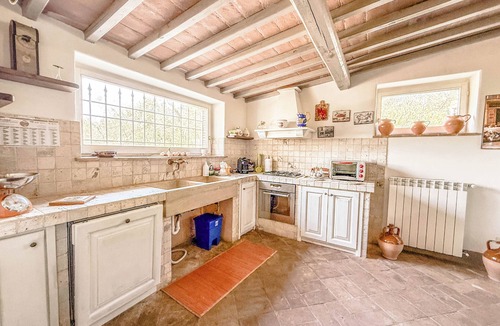 Montecchio House | House with private pool & air conditioning at 500 meter from village. Great view