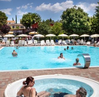 Aurelio Resort | hu Roma Camping In Town