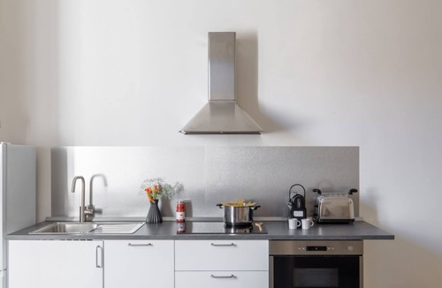 Salario Apartment | iFlat | Calm & Spacious Urban Oasis Fons Trevi B13