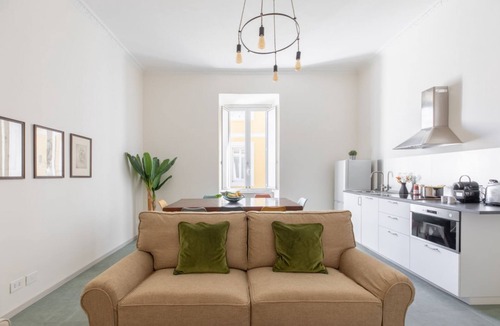 Salario Apartment | iFlat | Calm & Spacious Urban Oasis Fons Trevi B13