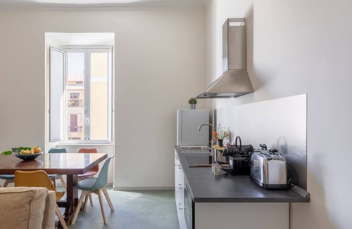 Salario Apartment | iFlat | Calm & Spacious Urban Oasis Fons Trevi B13