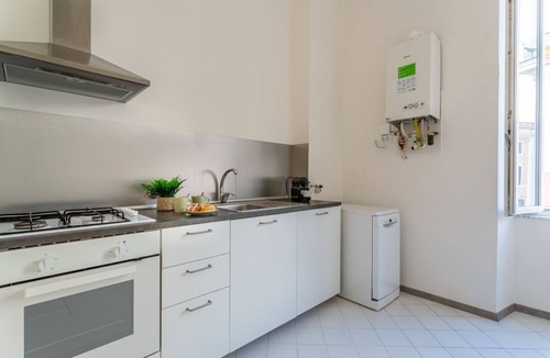 Salario Apartment | iFlat | Classic roman palazzo Fons Trevi A15