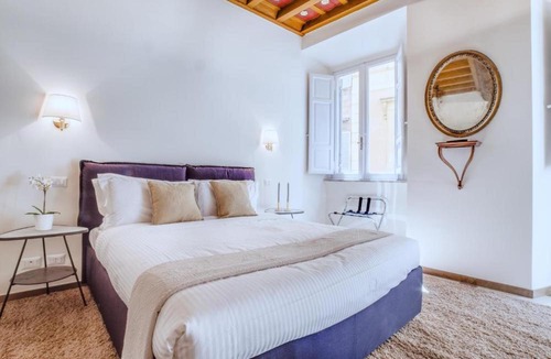 Rione II Trevi Apartment | iFlat Trevi's Sweet Paradise