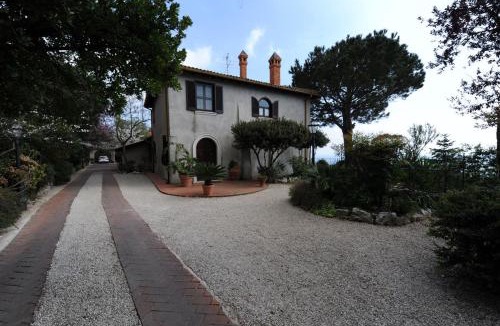 Formia Villa | Il Casale villa con piscina e giardino vista mare