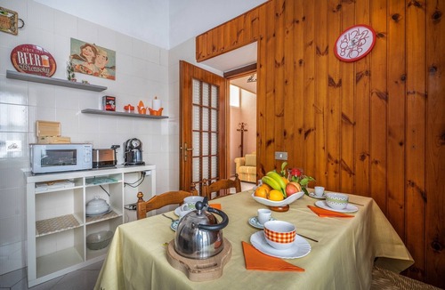 Moiano House | Il Nespolo, Private newly-refurbished 3 bedroom apartment with large terrace, air-conditioning, outd.