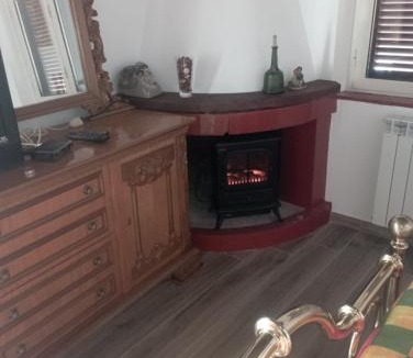 Colle di Tora House | Il Piccolo Borgo sul Lago