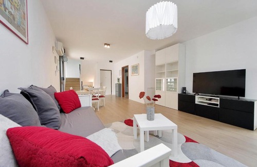 Quartiere XX Ardeatino Apartment | Il Villino di Adelchi by DomusDimore