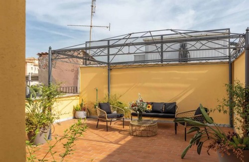 Monti Apartment | IMMERSE YOURSELF IN THE AUTHENTIC RHYTHM & ATMOSPHERE OF ROME NEAR COLOSSEUM