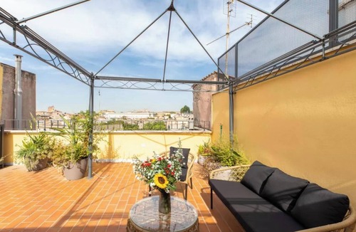 Monti Apartment | IMMERSE YOURSELF IN THE AUTHENTIC RHYTHM & ATMOSPHERE OF ROME NEAR COLOSSEUM
