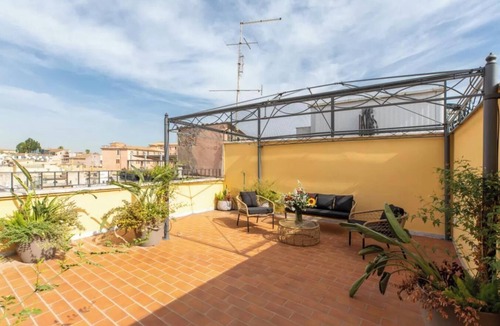 Monti Apartment | IMMERSE YOURSELF IN THE AUTHENTIC RHYTHM & ATMOSPHERE OF ROME NEAR COLOSSEUM