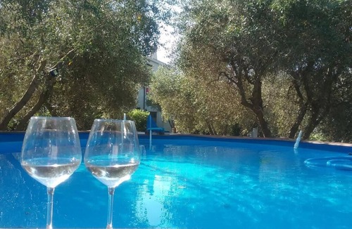 Pian di Rocca Apartment | In private villa with 4000 square meters of greenery and swimming pool
