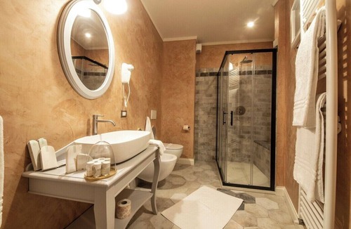 Bibbona Bed & Breakfast | In the historic center of Bibbona, located 10 minutes from the beach and Bolgheri