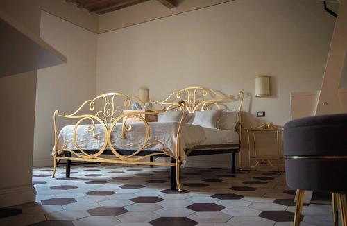 Bibbona Bed & Breakfast | In the historic center of Bibbona, located 10 minutes from the beach and Bolgheri