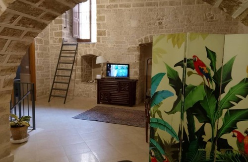 Bitonto House | In the very center of Bitonto, pets allowed, historic apartment