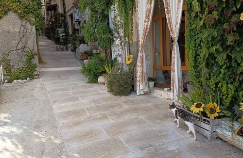Corfinio House | Independent Cottage 4/5 Guests