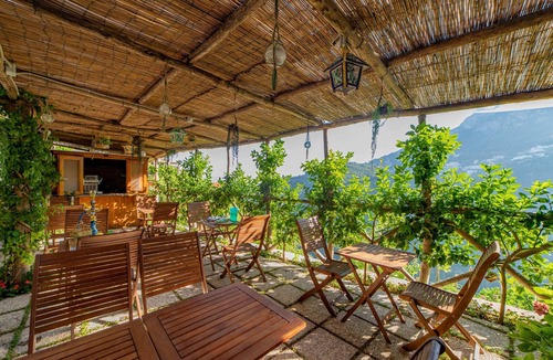 Pontone Apartment | Independent house with access to a panoramic lemon grove on the Amalfi Coast!