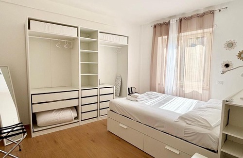 Historic Center Apartment | Irnerio Prestige Suite in the Center by Synergy