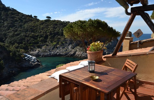 Cala Piccola Apartment | Cala Piccola, 50 m away from the sea