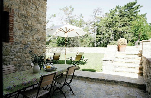 Montegiove House | Italian villa in medieval town near Orvieto