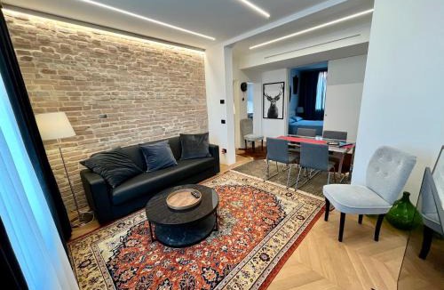 San Polo Apartment | ITALIANSTAYRENTALS Suite Falier- Luminosa Venezia