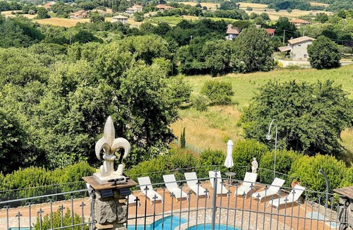 Montefiascone Villa | Jacuzzi and pool - Fabulous villa in Umbria - sleeps 24 - Bolsena Lake views