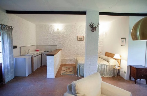 Bagnaia Apartment | Jasmine - Spacious and quaint studio apartment on the ground floor