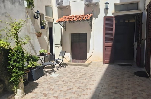 Tricase Apartment | Jazzy House In Historic Centre 2BR Sleeps 4, Tricase, Italy