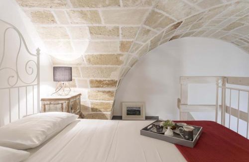 Leverano House | Kate