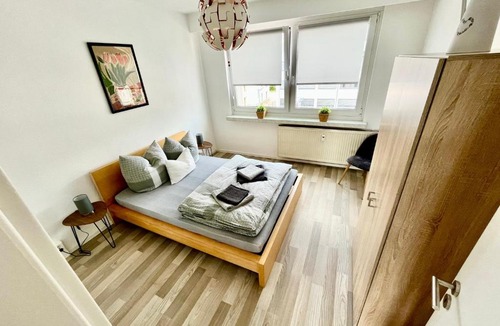 Altchemnitz Apartment | KMHosting Deluxe 2-Bedroom Apartment Full Kitchen im Zentrum