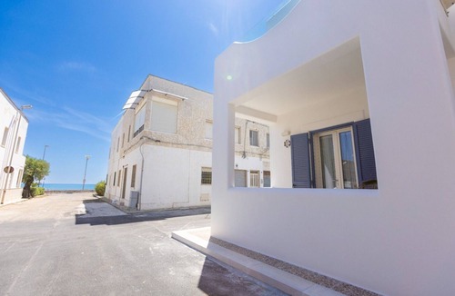 Specchiolla House | L 'Angolo di Dora Charming, comfortable home, a few steps from the sea