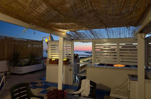 Quartiere XXXIII Lido di Ostia Ponente Apartment | L'Isola che non c'è - Attico e SuperAttico Fronte Mare
