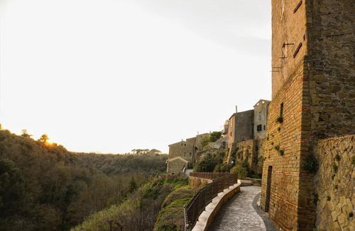 Ischia di Castro Apartment | La Casa Borgo Ischia di Castro