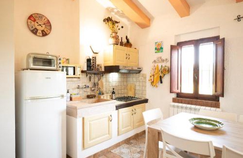 Gavorrano House | La Casa dei Quadri